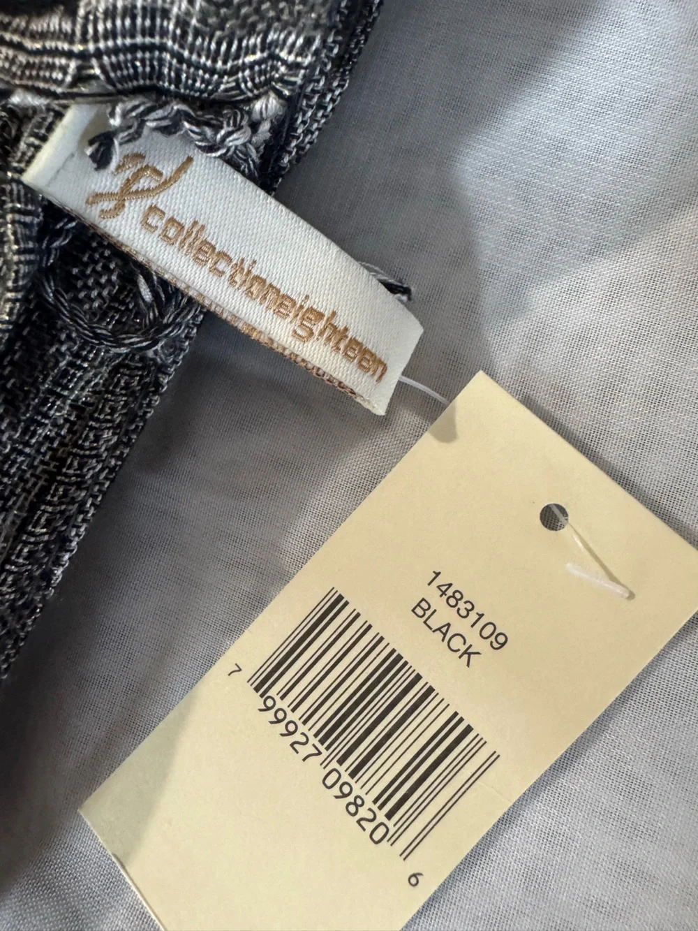 🧣Collection Eighteen Black & Cream Woven Fringe Scarf - NWT - Bought from Italy